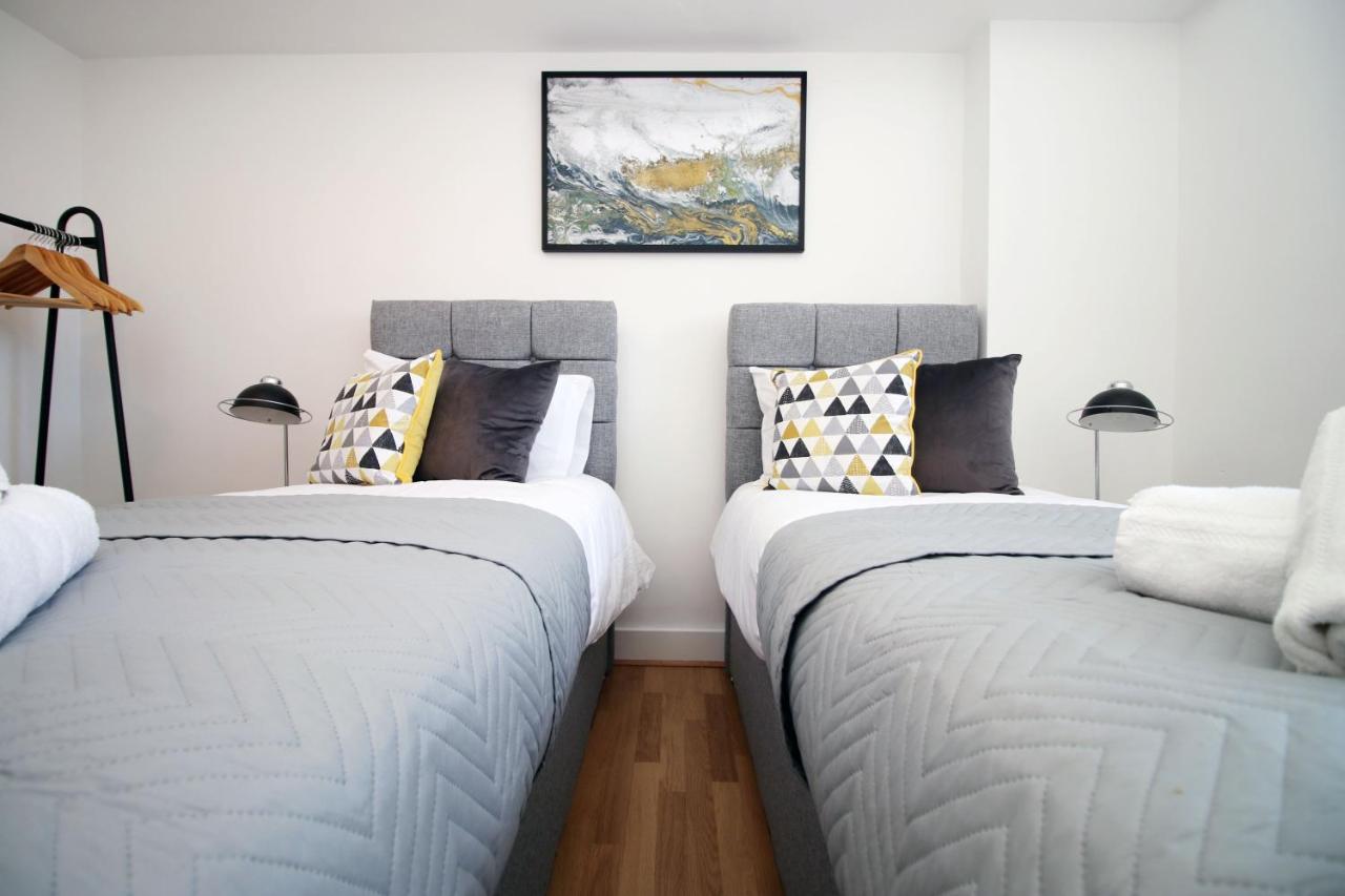 St Thomas Loft Views By Ssw - 2Br, Parking, Sleeps 4, Easy Access To City Centre, Marina, Beach And M4 Swansea Dış mekan fotoğraf