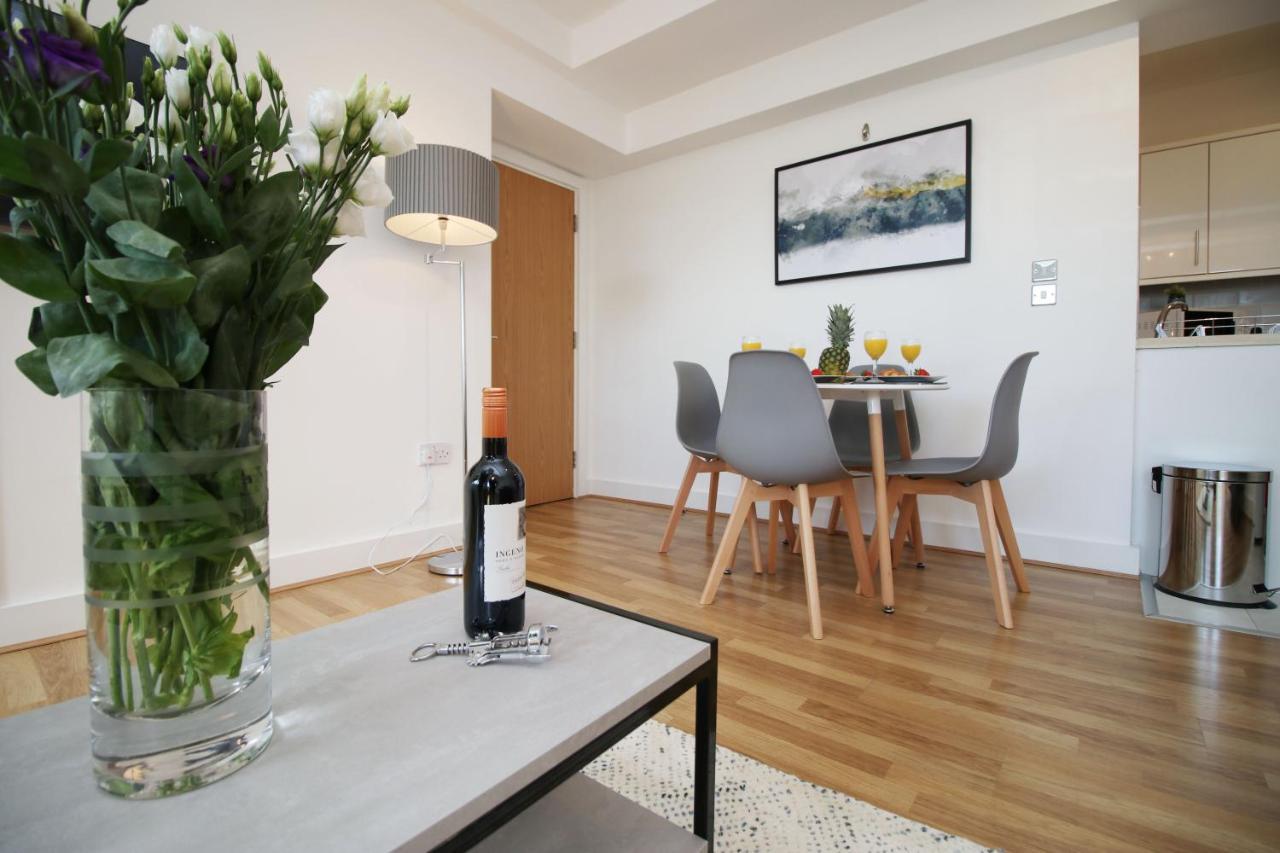 St Thomas Loft Views By Ssw - 2Br, Parking, Sleeps 4, Easy Access To City Centre, Marina, Beach And M4 Swansea Dış mekan fotoğraf