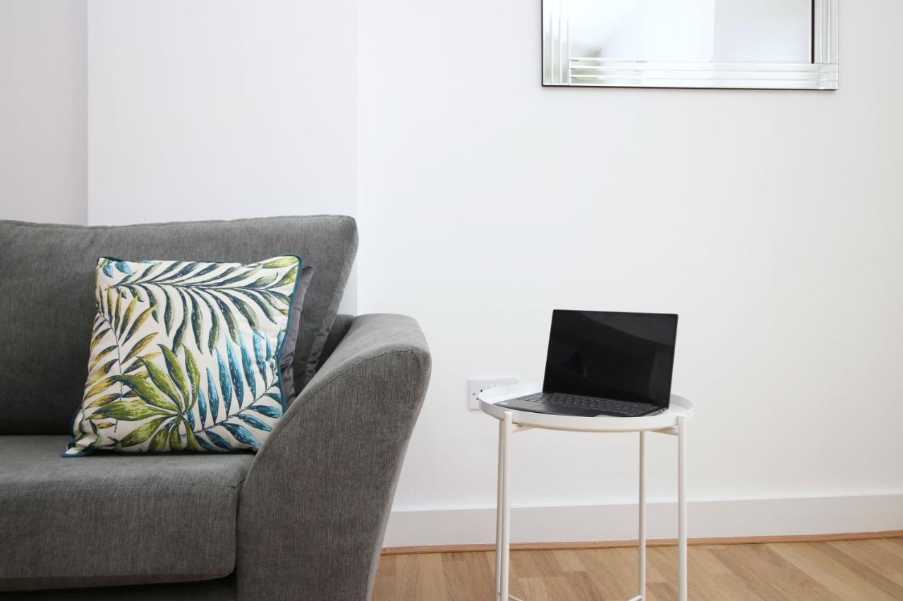 St Thomas Loft Views By Ssw - 2Br, Parking, Sleeps 4, Easy Access To City Centre, Marina, Beach And M4 Swansea Dış mekan fotoğraf